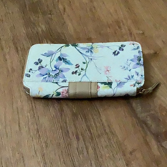 Flower wallet - Picture 2 of 3